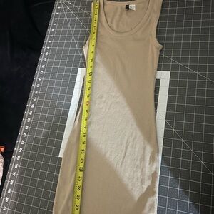 Chic Sleeveless Beige Midi Dress